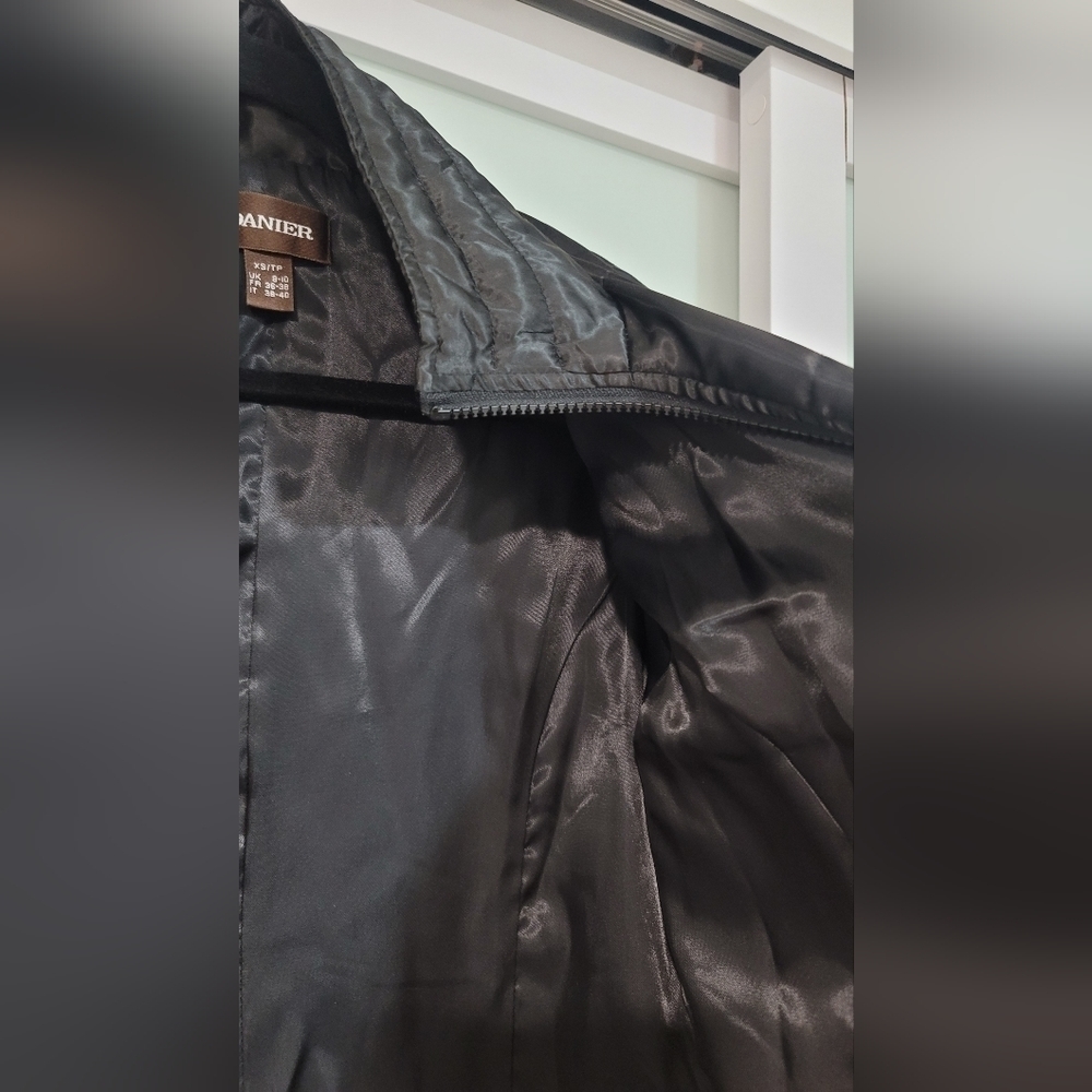 Danier Light Black Puffer Jacket - image 8